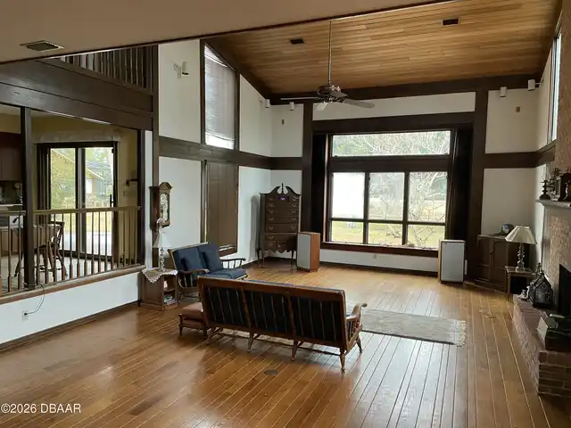 Listing Photo 6