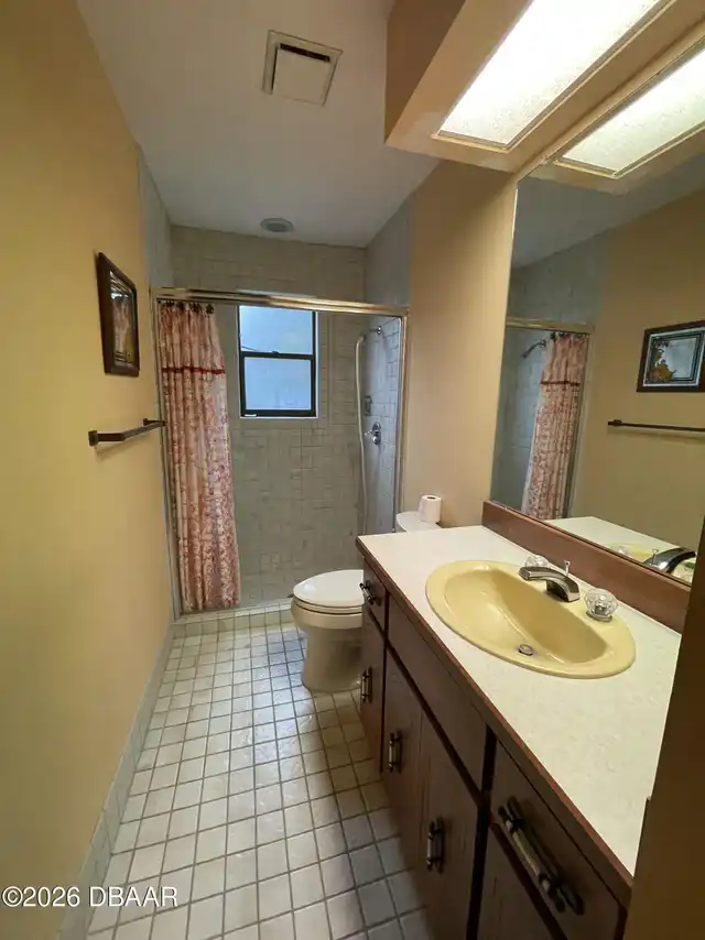 Listing Photo 12