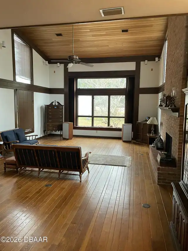 Listing Photo 16