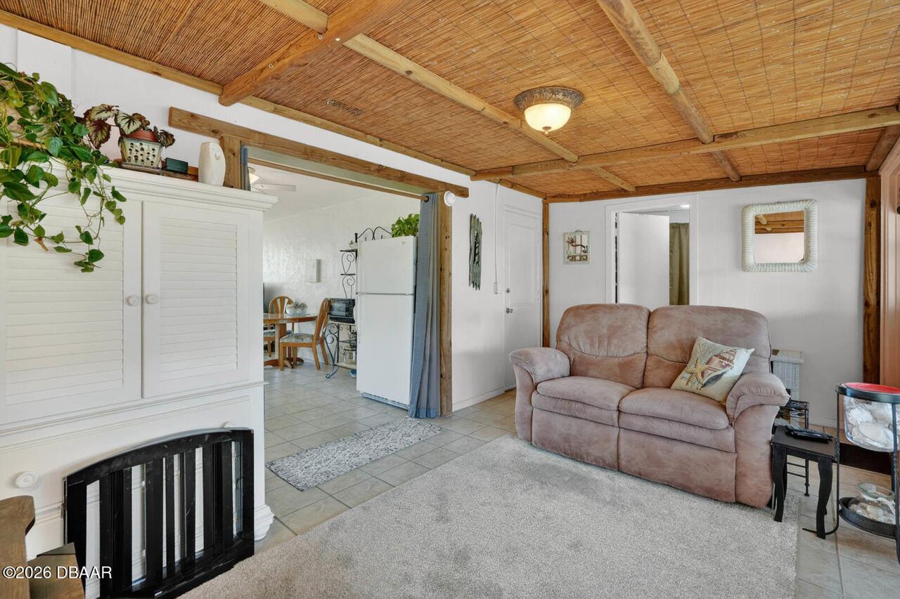 Listing Photo 11