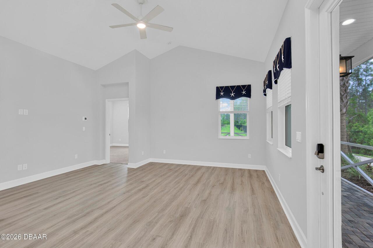 Listing Photo 12