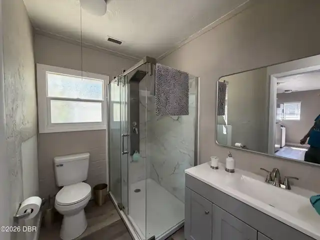 Listing Photo 8