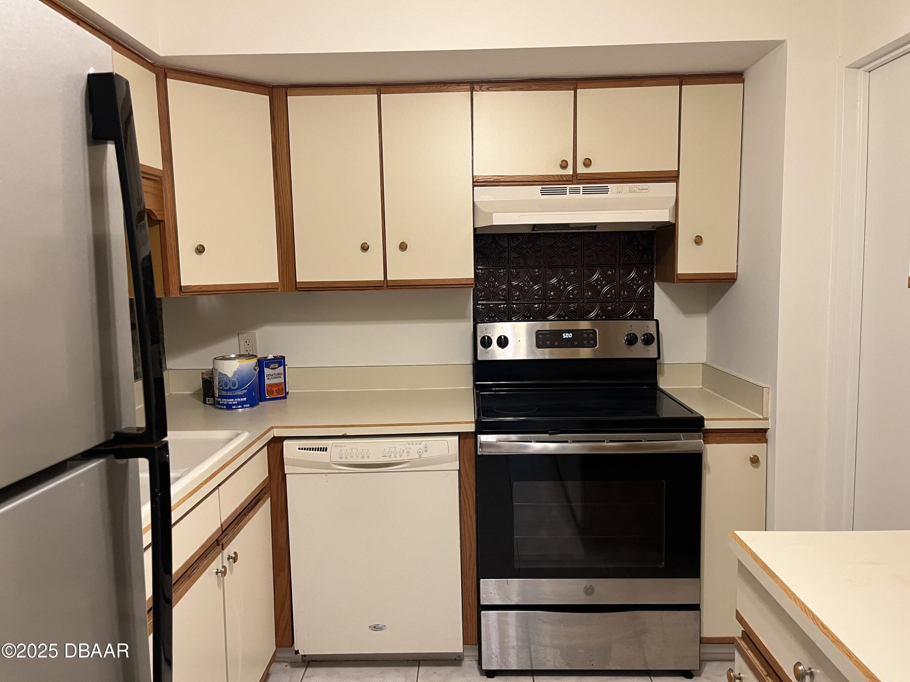 Listing Photo 12