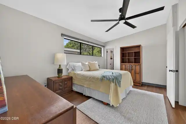 Listing Photo 17