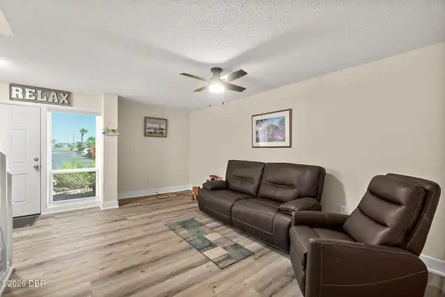 Listing Photo 11