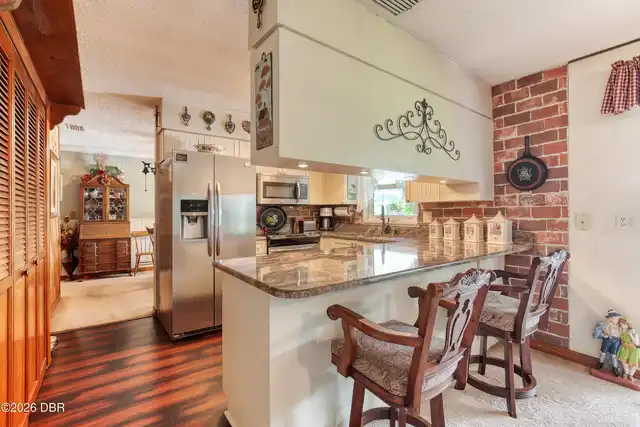 Listing Photo 17