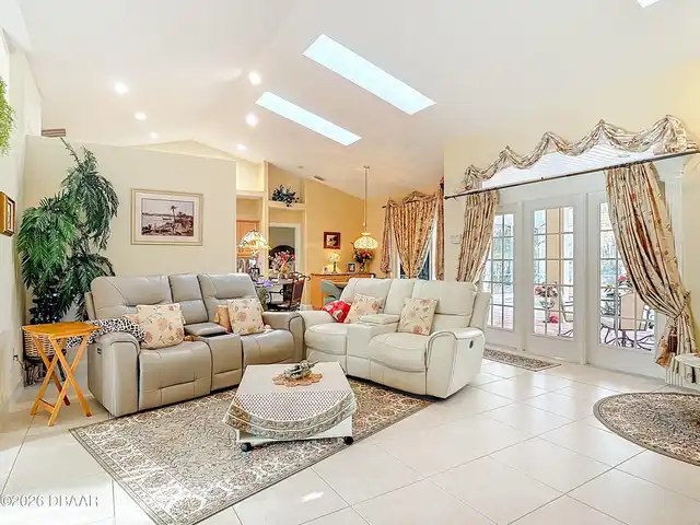 Listing Photo 7