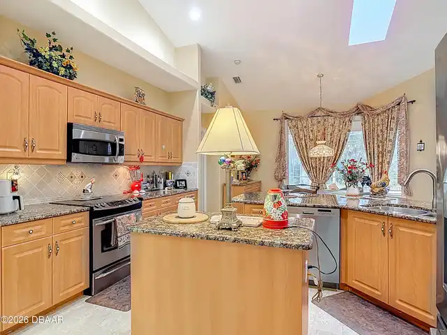 Listing Photo 18