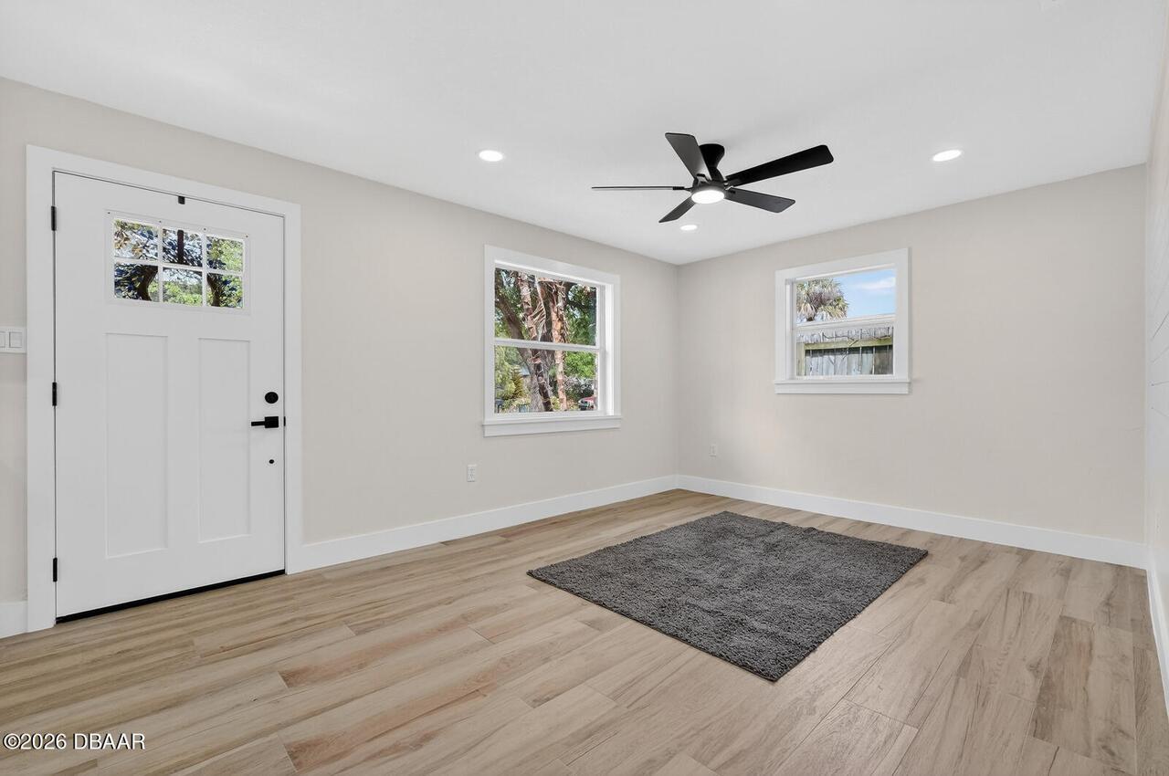 Listing Photo 8