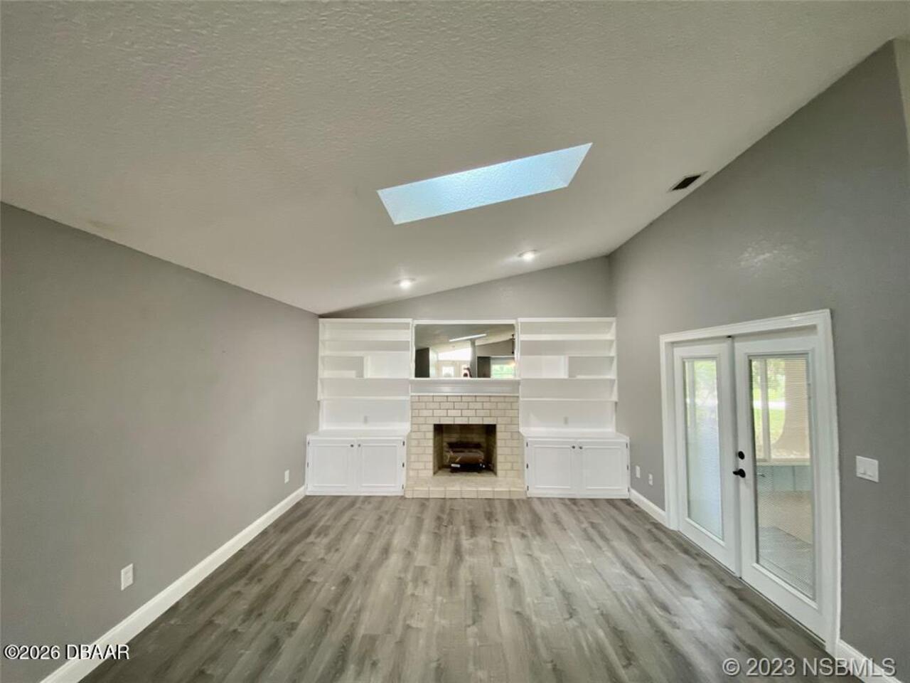 Listing Photo 10