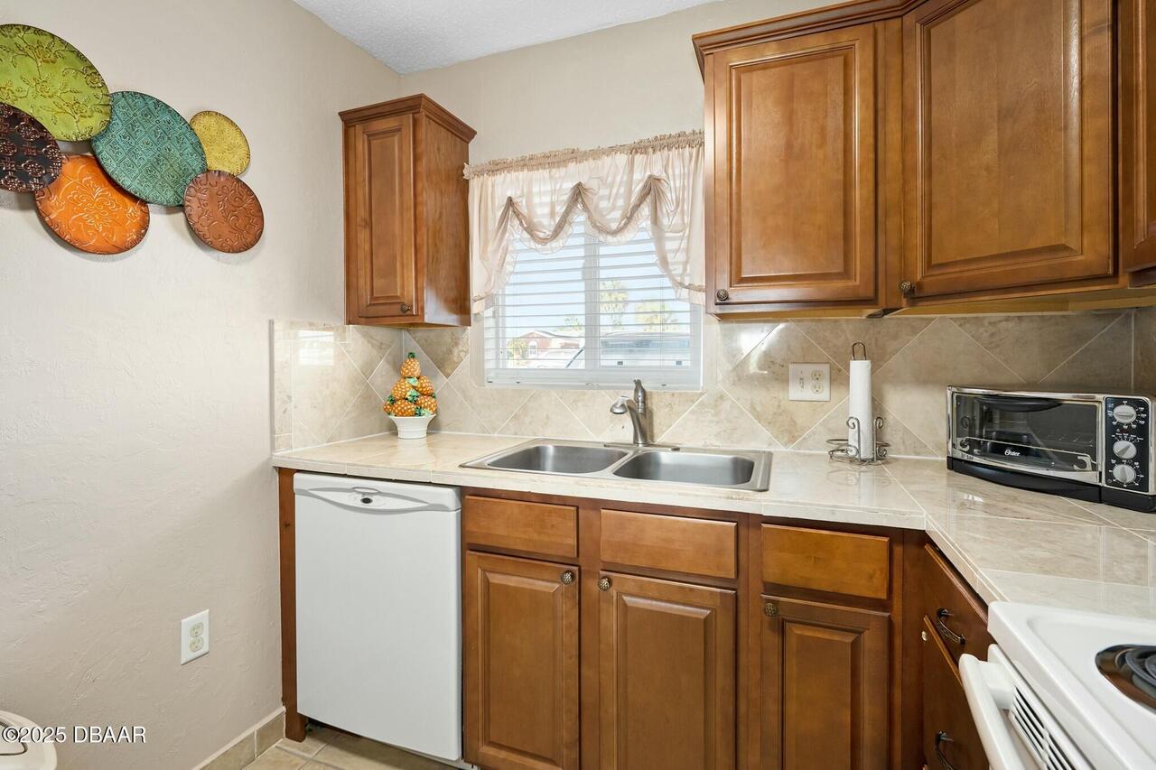 Listing Photo 9