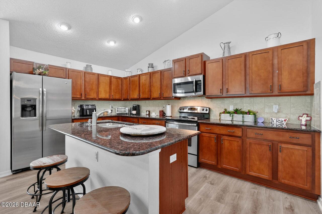 Listing Photo 12
