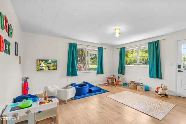 Listing Photo 15
