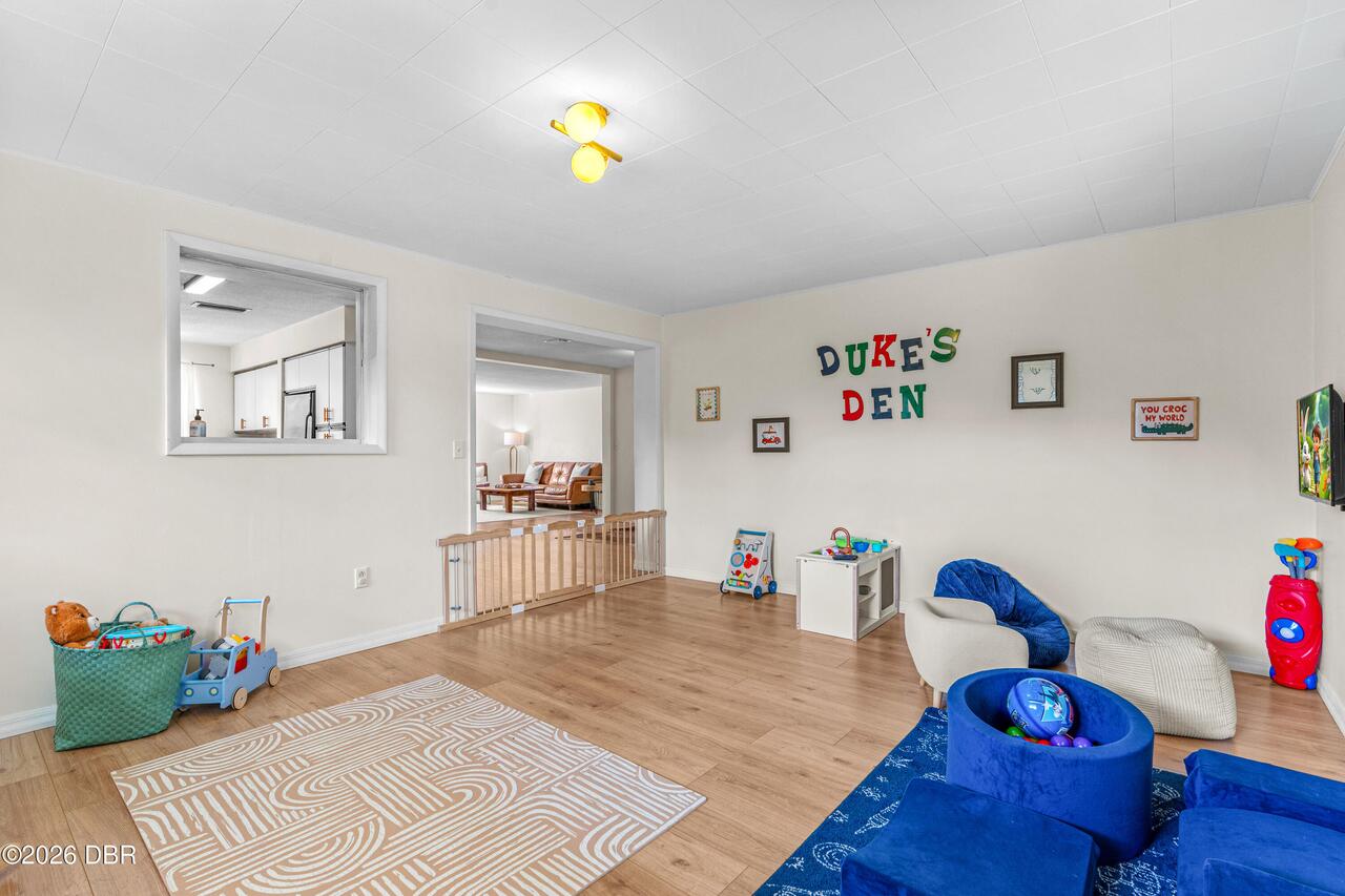 Listing Photo 16