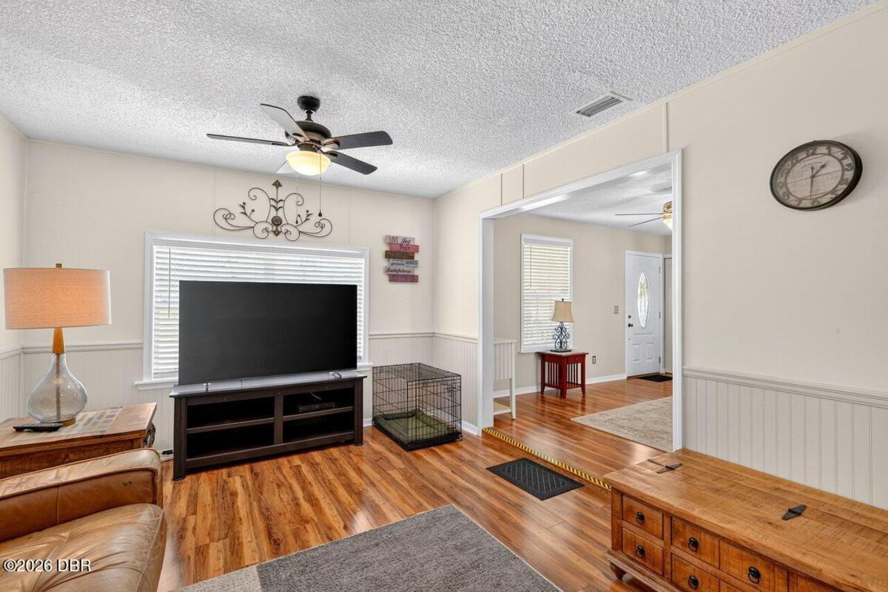 Listing Photo 8