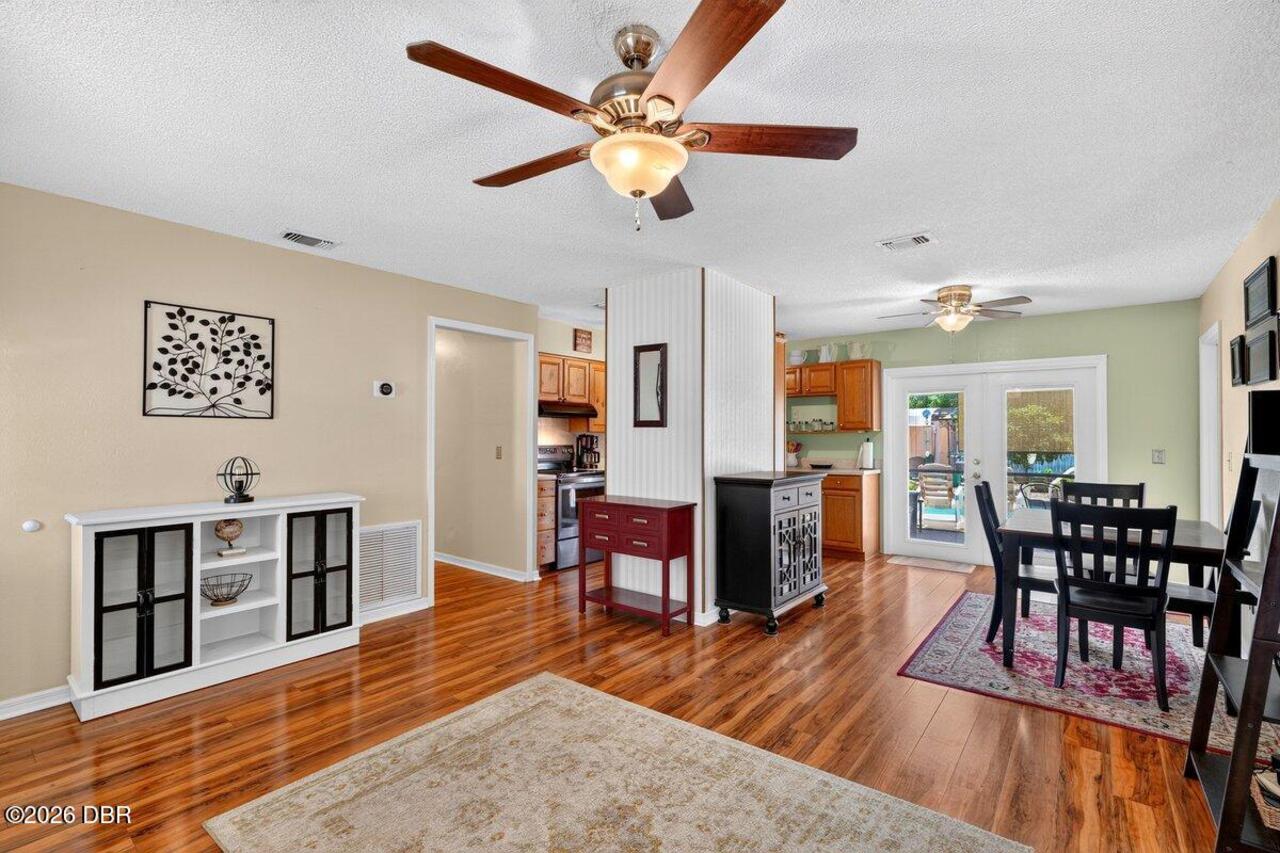 Listing Photo 9