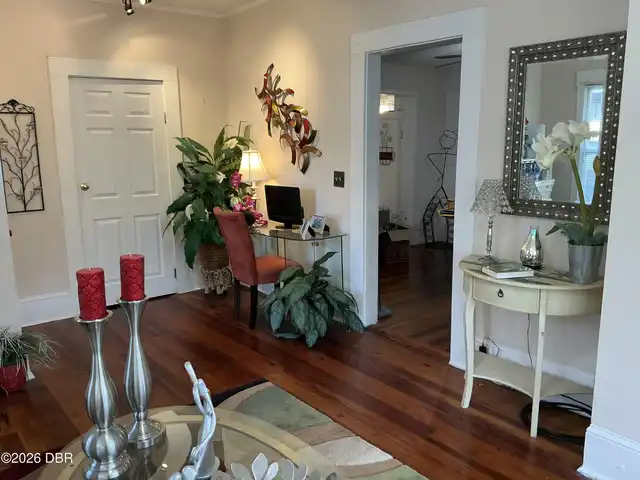 Listing Photo 10