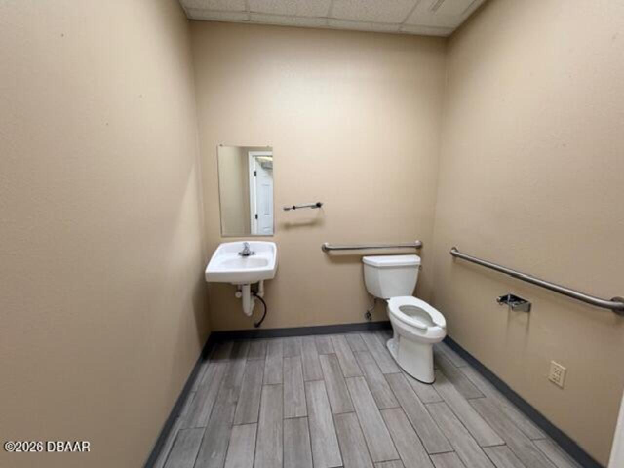 Listing Photo 10