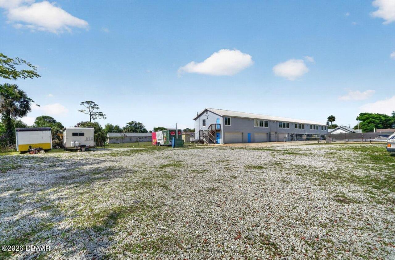 Listing Photo 11