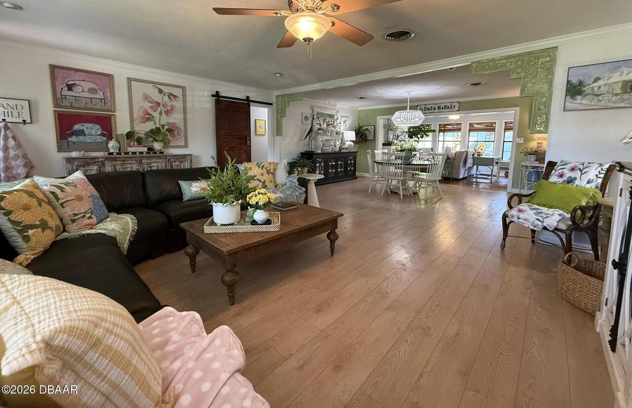 Listing Photo 11