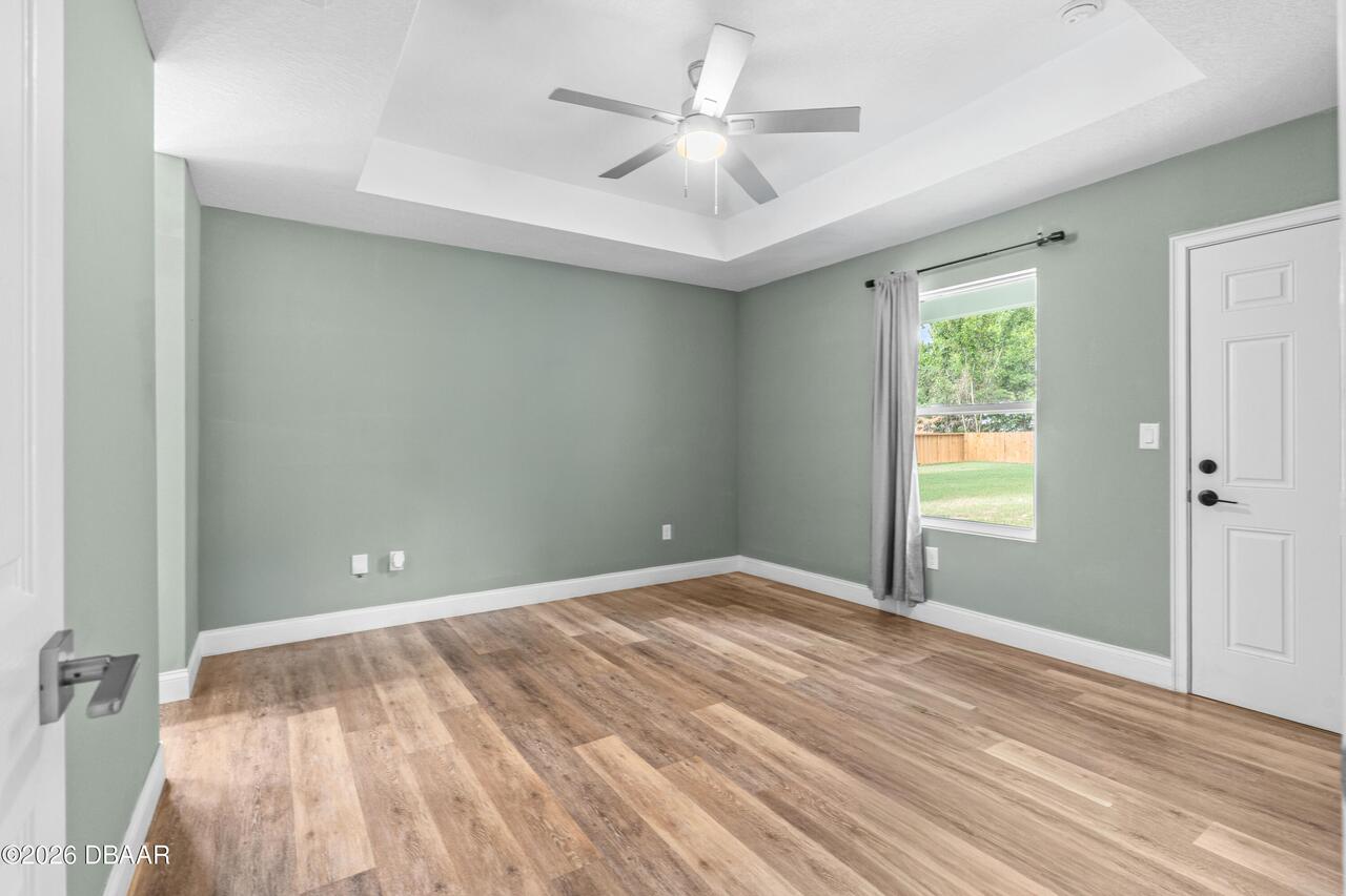 Listing Photo 12