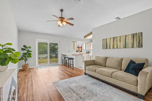 Listing Photo 16