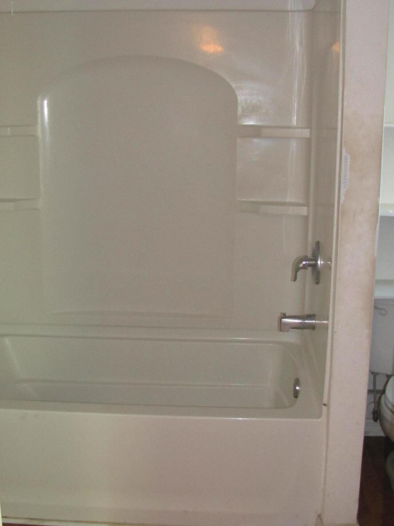 Listing Photo 14