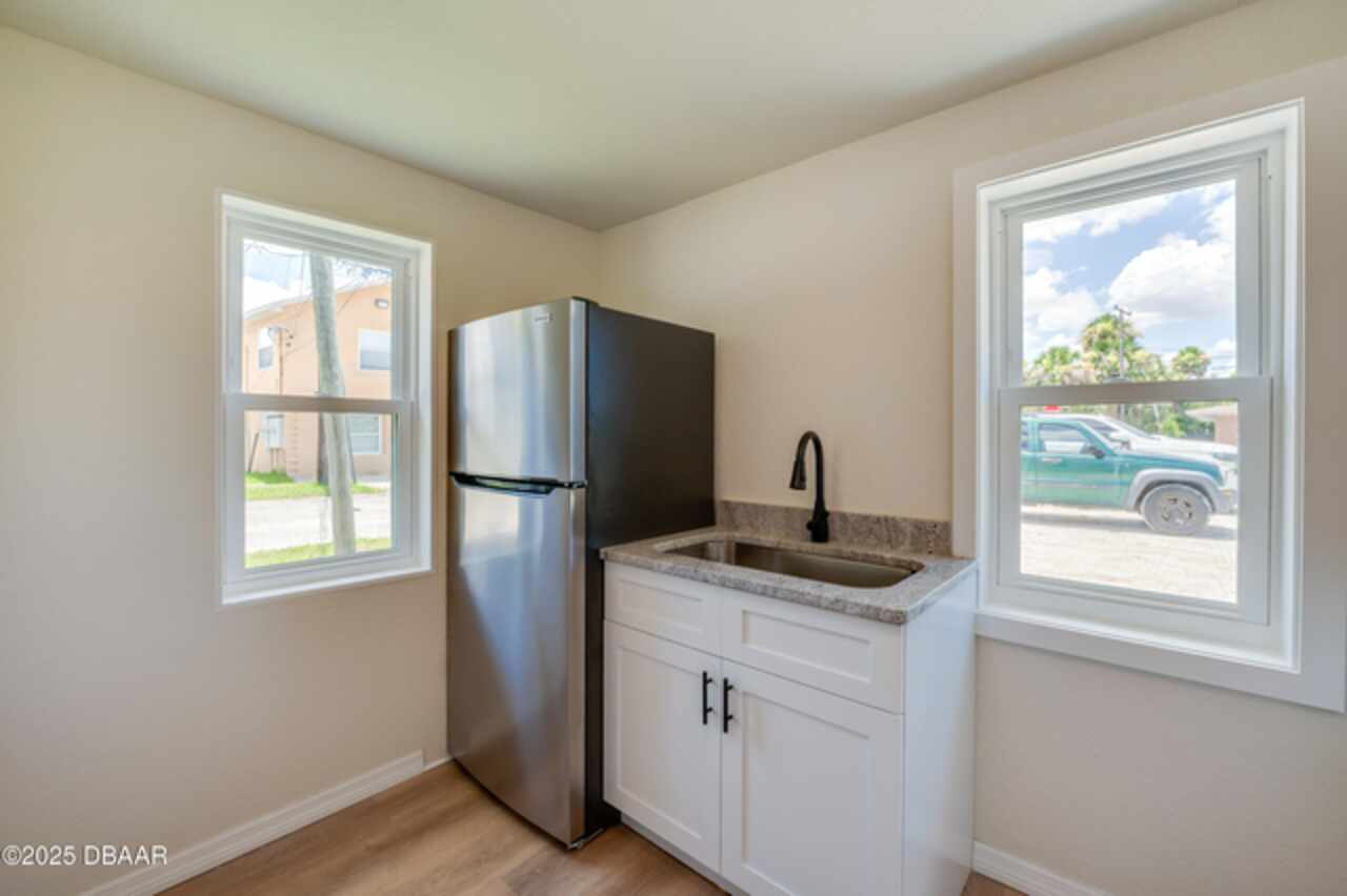Listing Photo 9