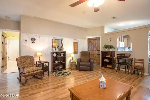 Listing Photo 10