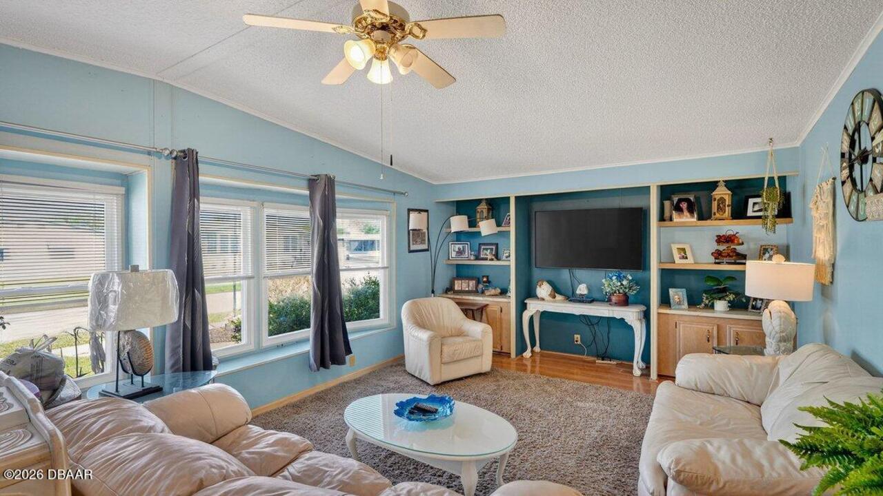 Listing Photo 8