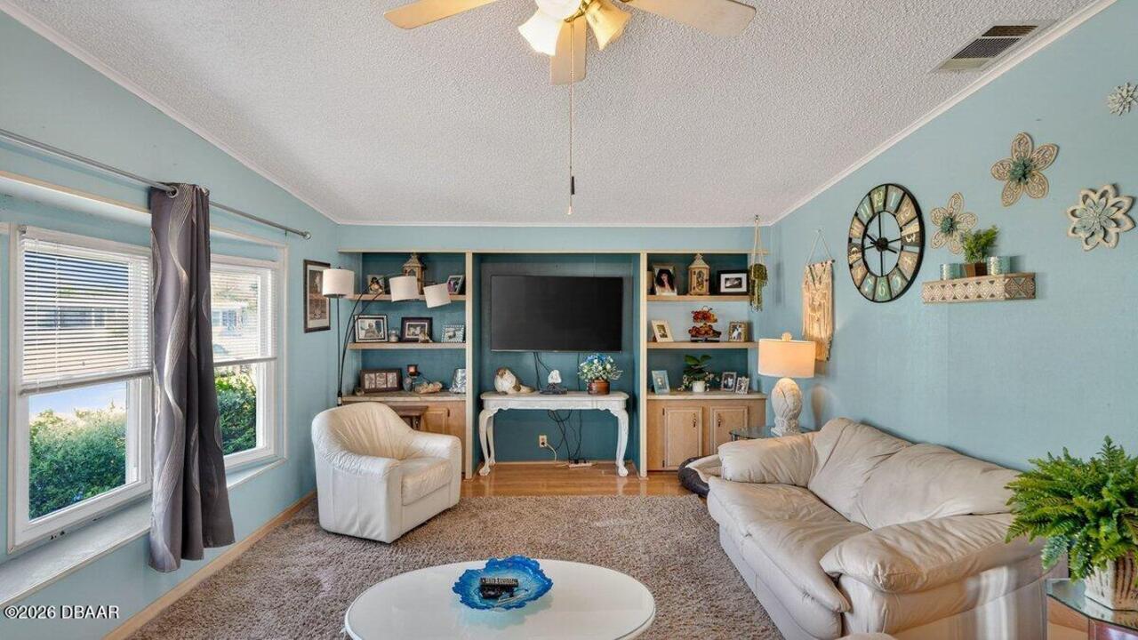 Listing Photo 9