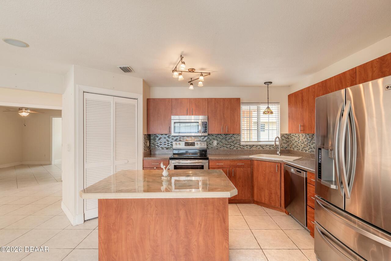 Listing Photo 17