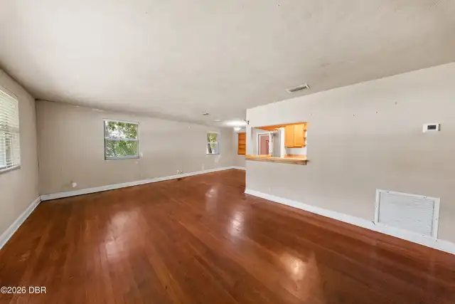 Listing Photo 7