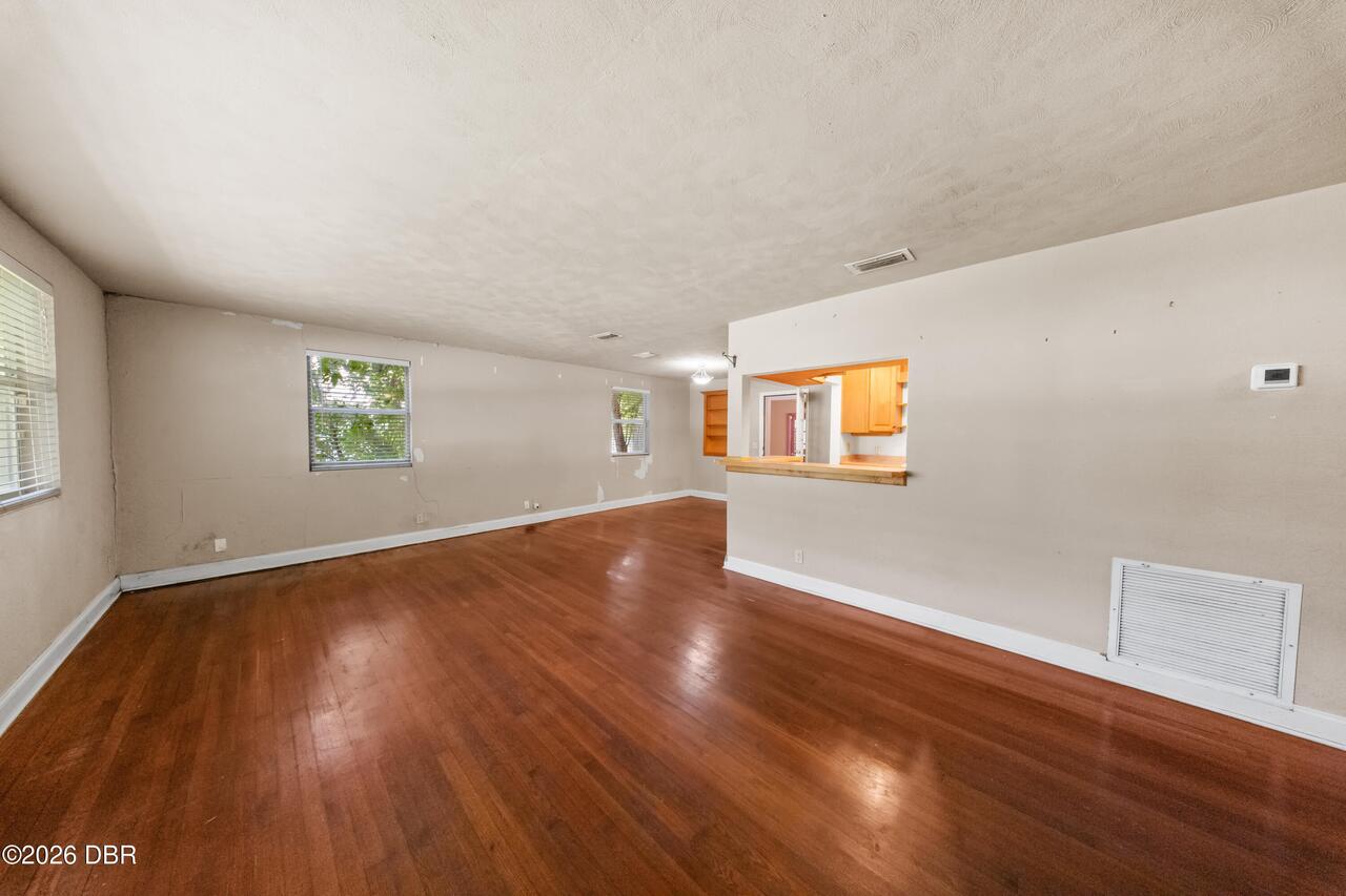Listing Photo 7