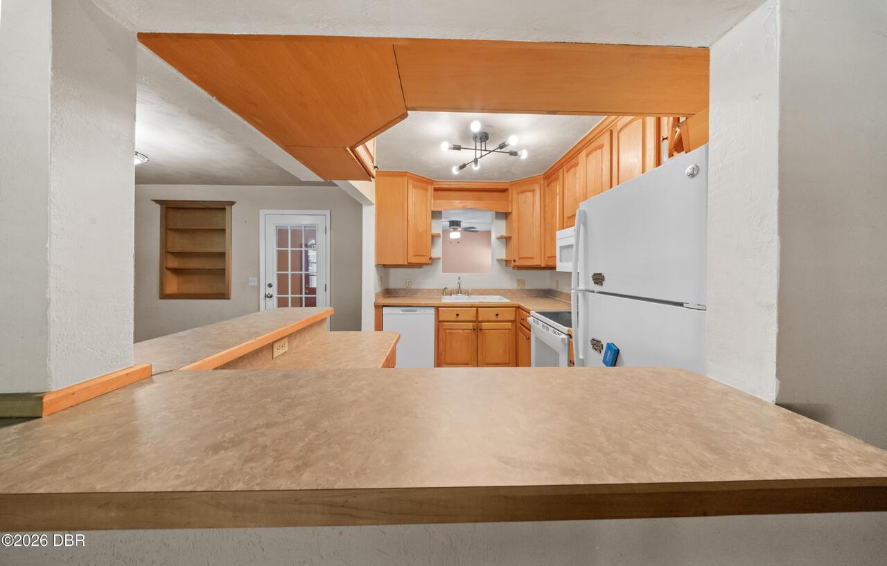Listing Photo 10