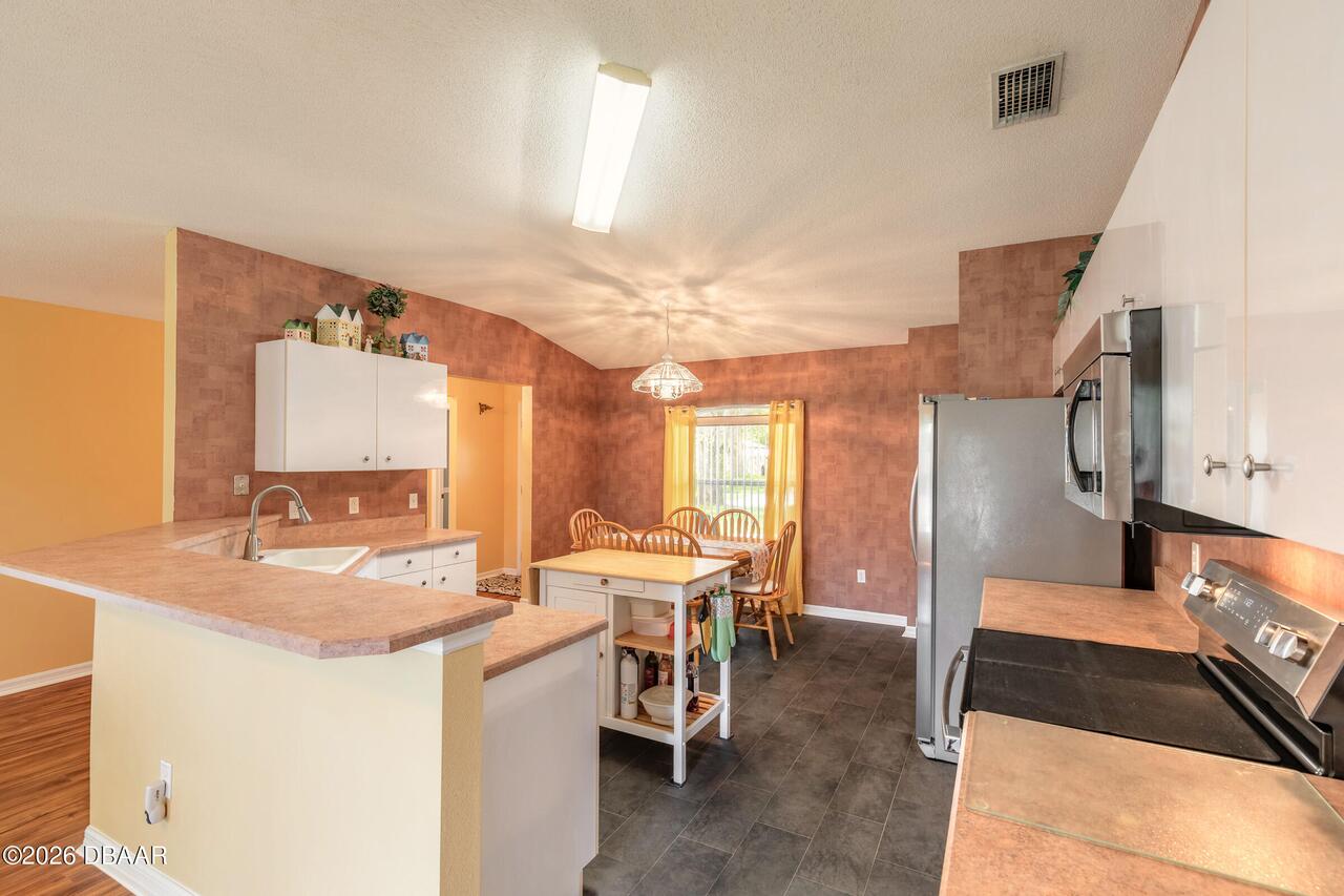 Listing Photo 10