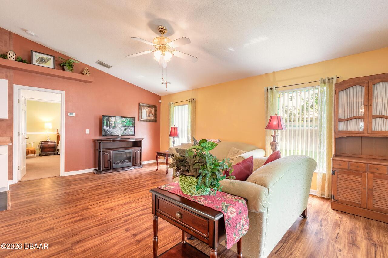 Listing Photo 12