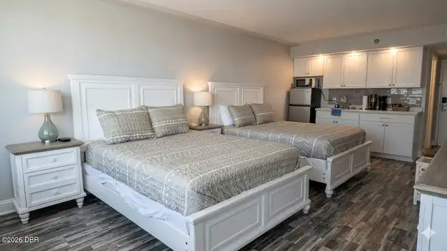 Listing Photo 8