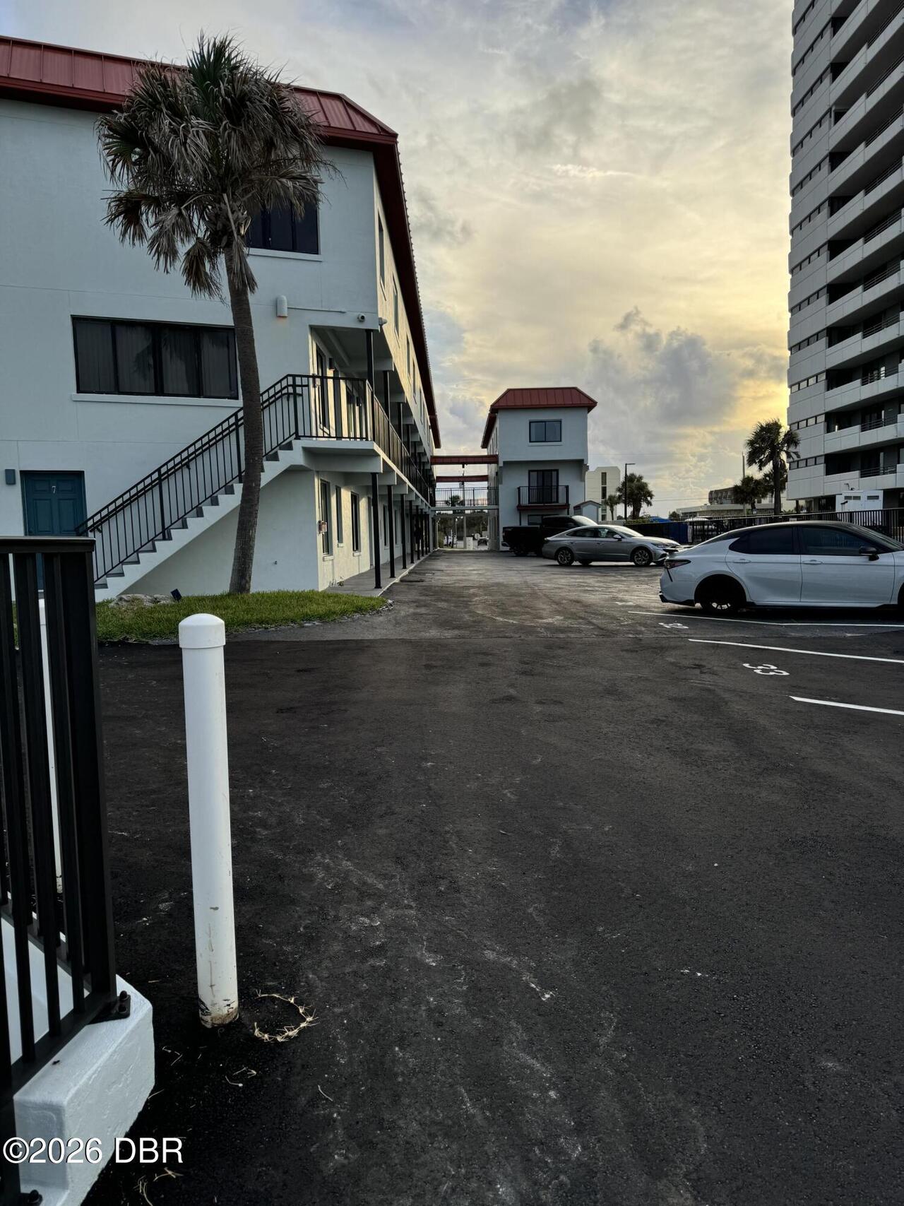 Listing Photo 10