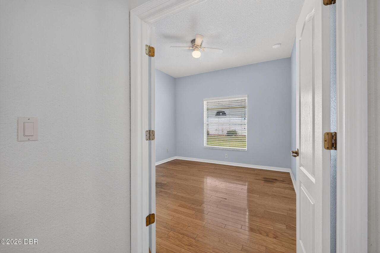 Listing Photo 10