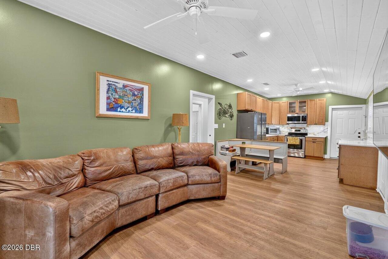 Listing Photo 7