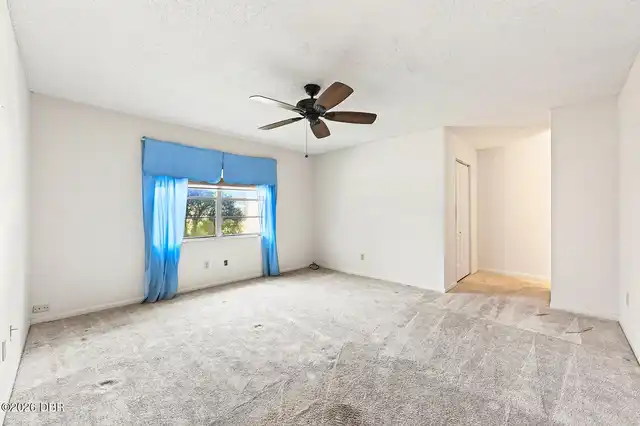 Listing Photo 9