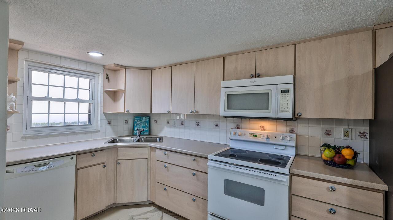 Listing Photo 8