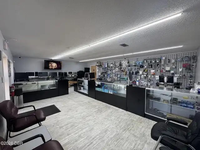 Listing Photo 6