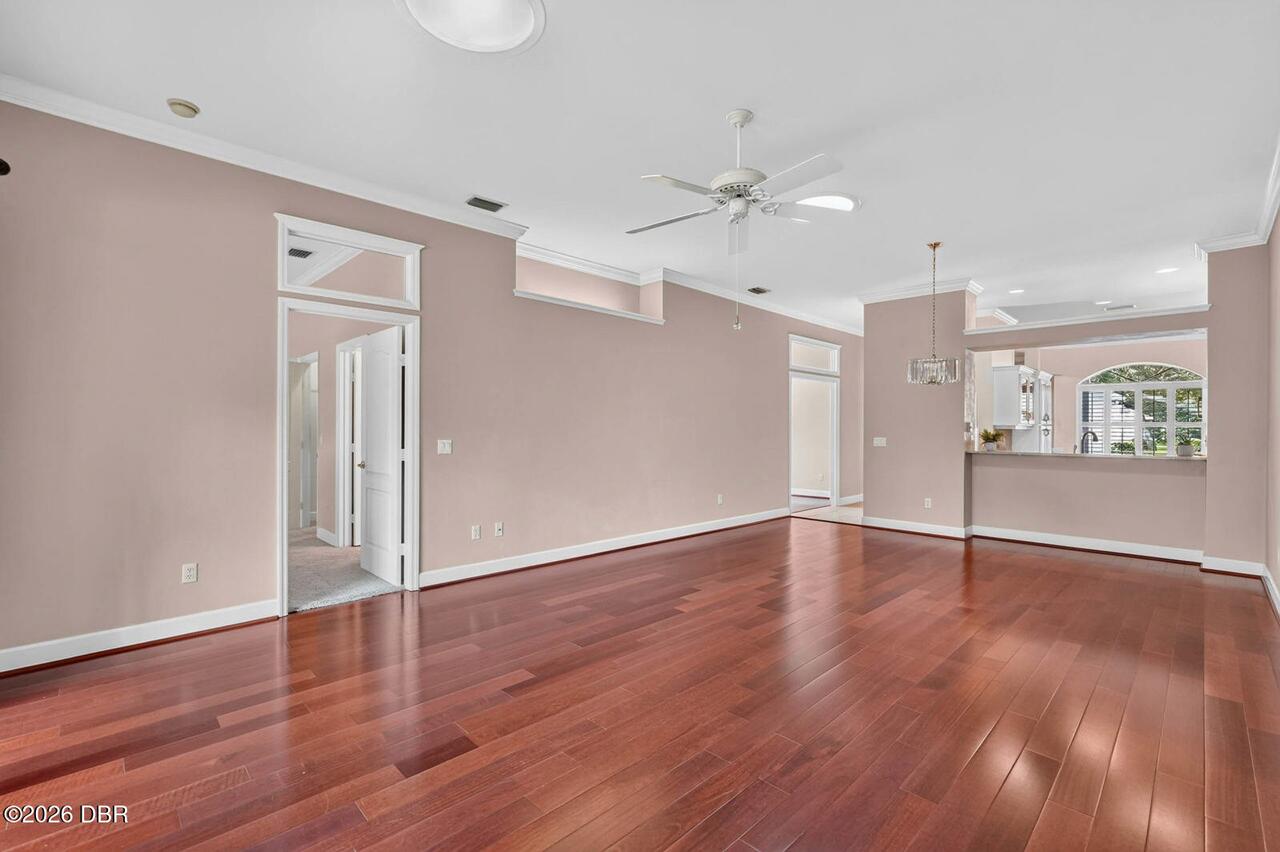 Listing Photo 12