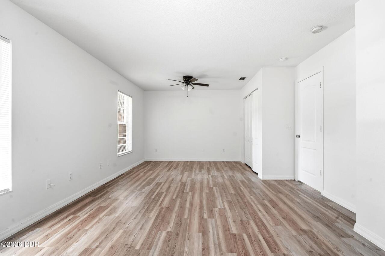 Listing Photo 12