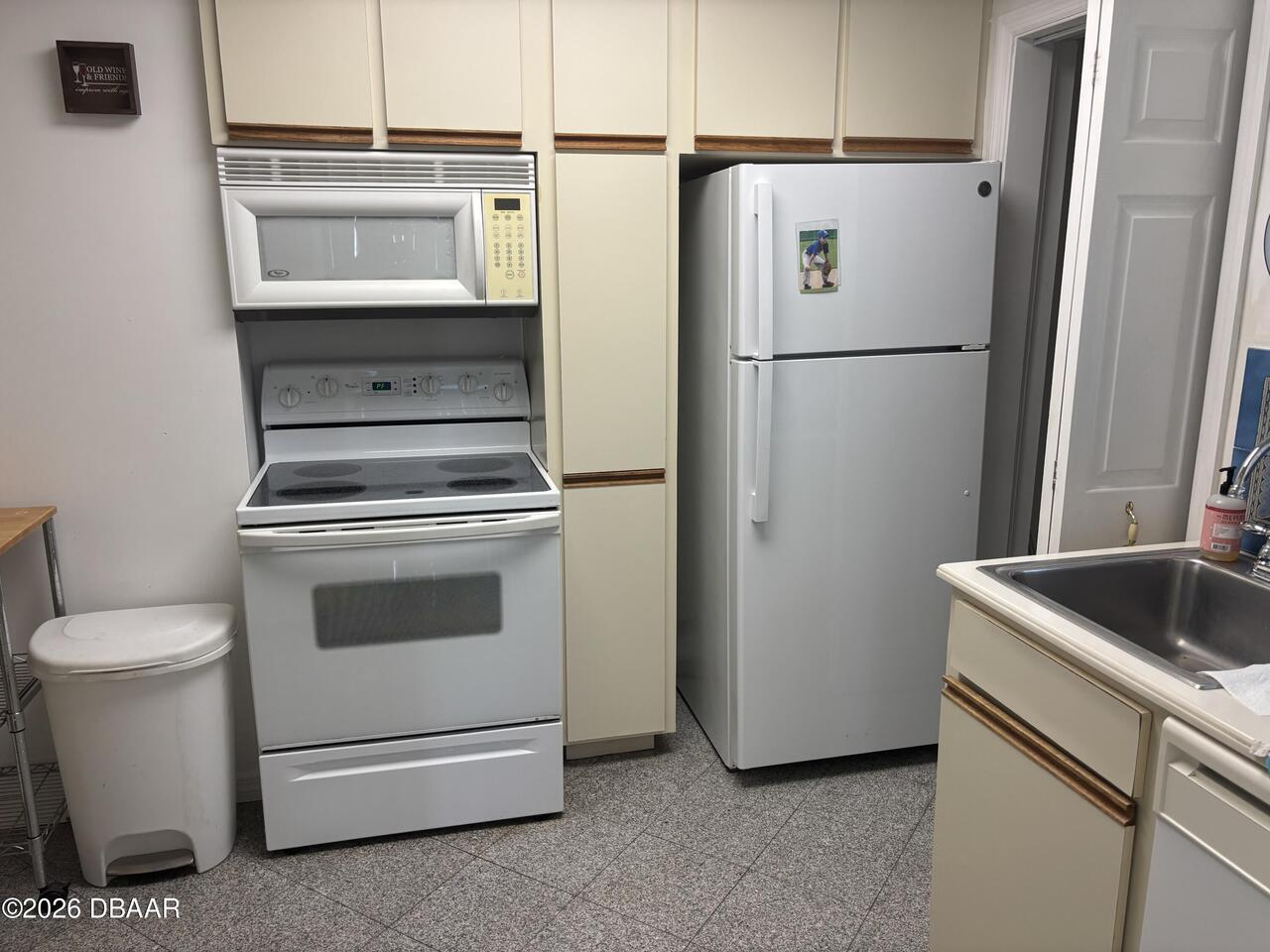 Listing Photo 11