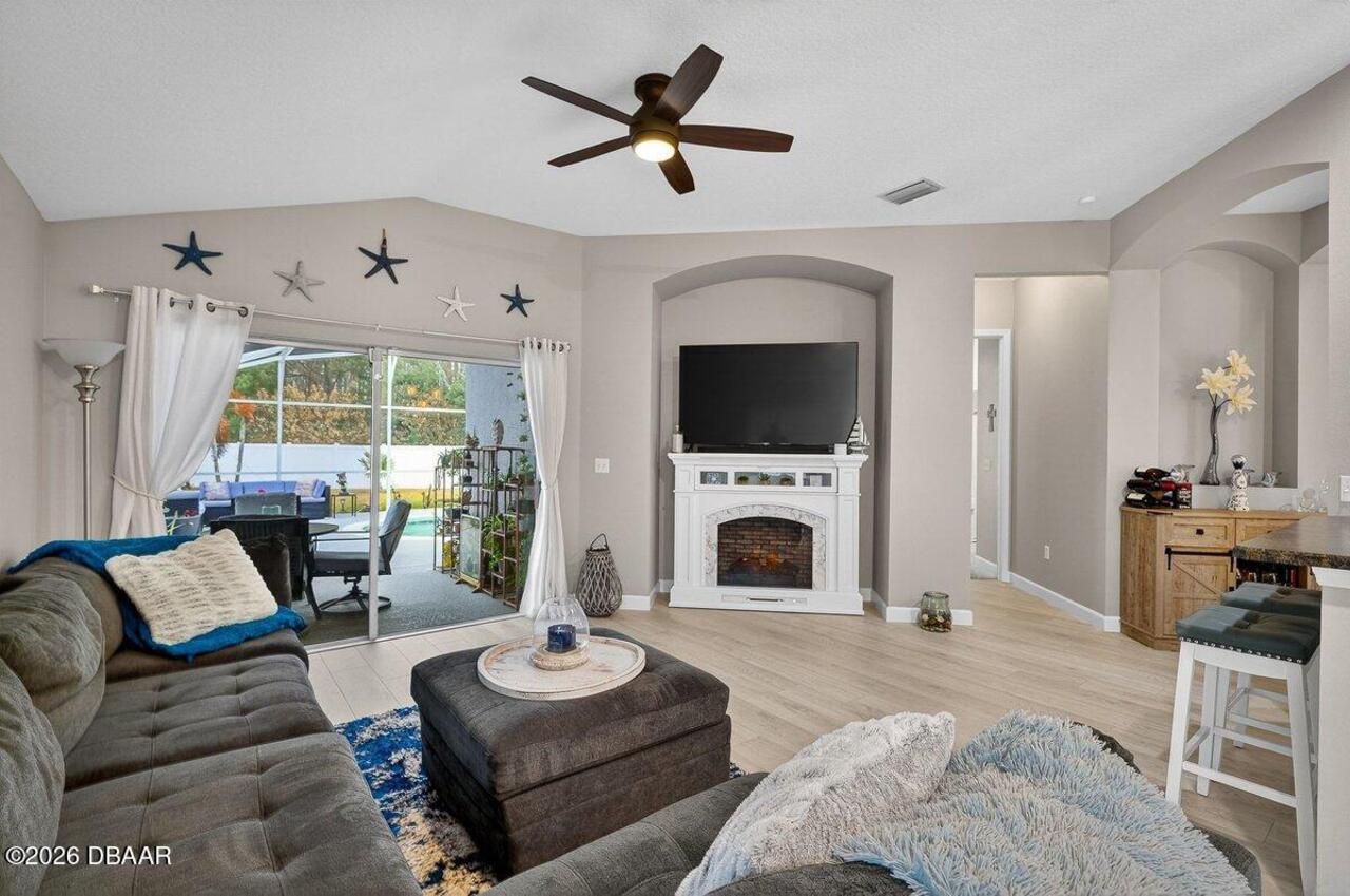 Listing Photo 9