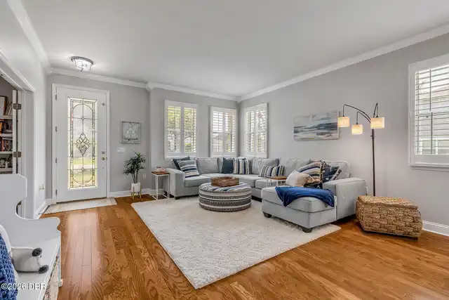 Listing Photo 11