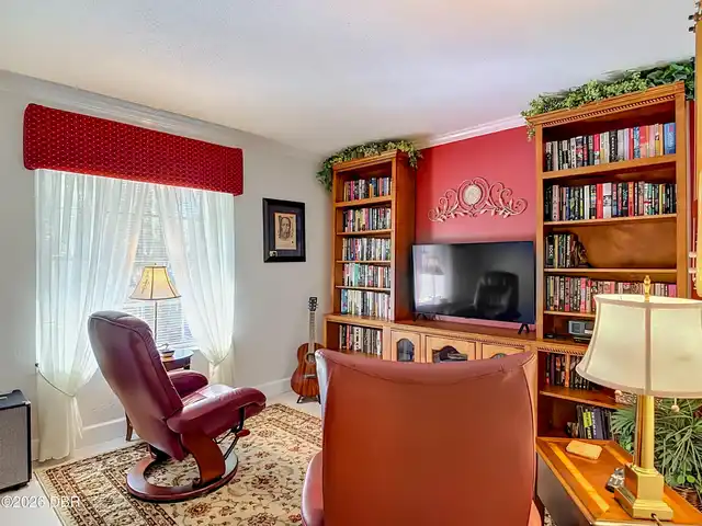 Listing Photo 12